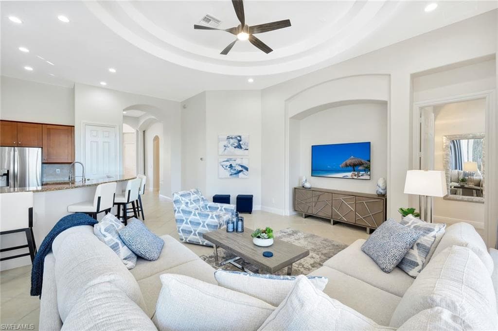 8980 Cherry Oaks Trl, Naples, FL 34114-10