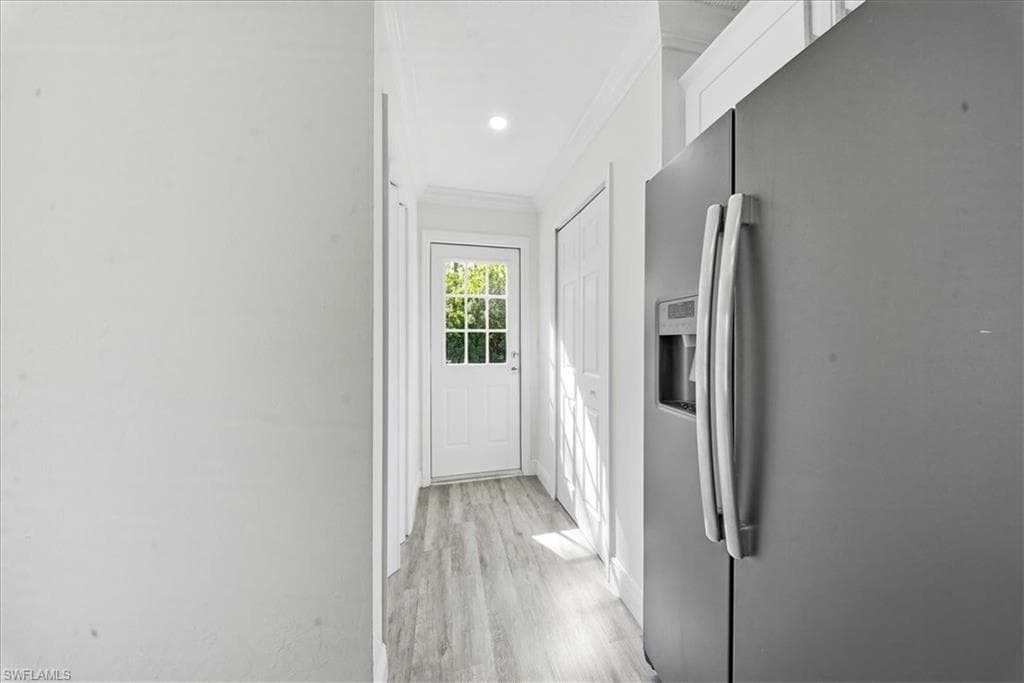 360 Desoto Blvd S, Naples, FL 34117-20