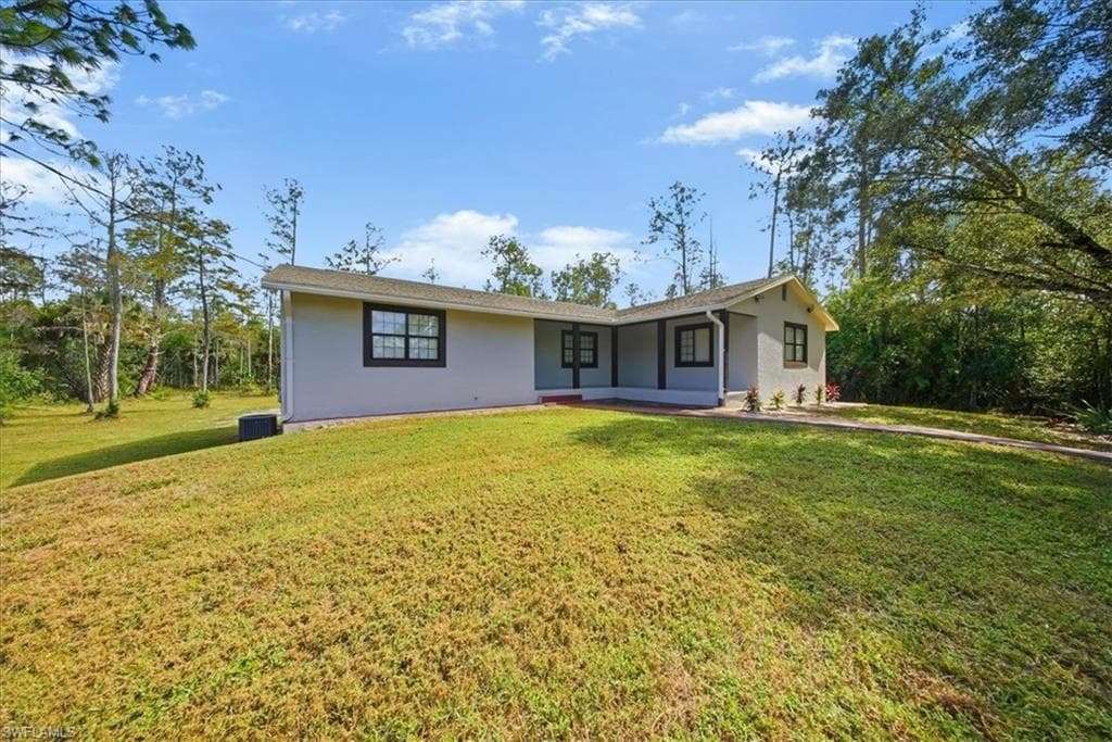 360 Desoto Blvd S, Naples, FL 34117-22