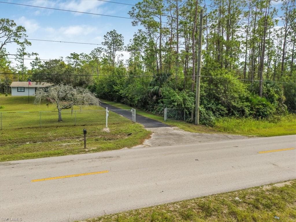 360 Desoto Blvd S, Naples, FL 34117-25