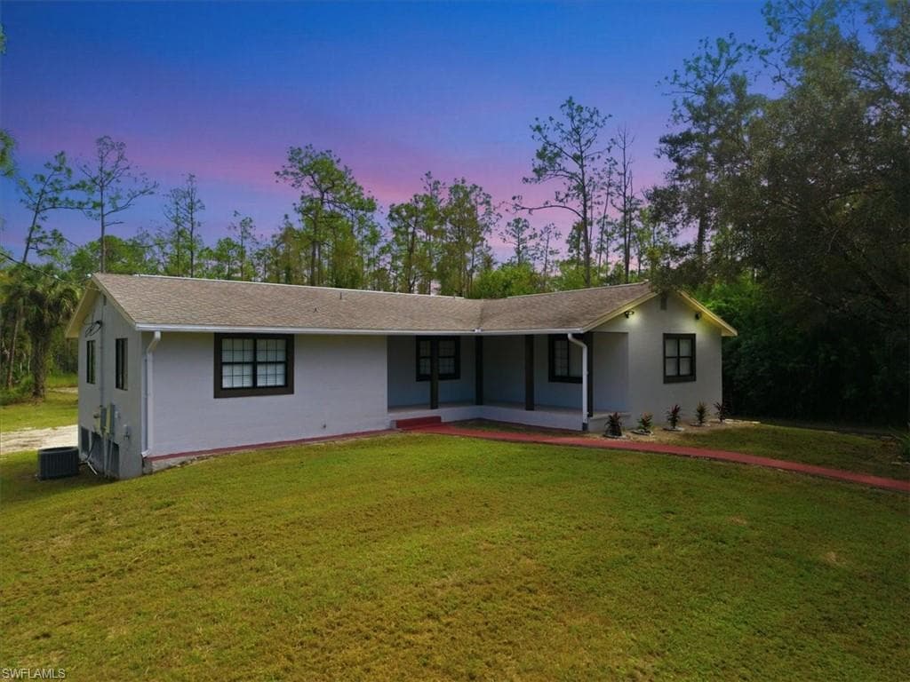 360 Desoto Blvd S, Naples, FL 34117-1