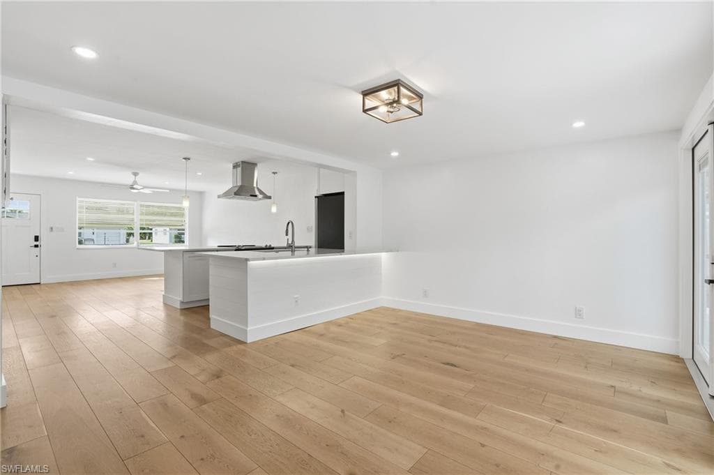 1205 Hilltop Dr, Naples, FL 34103-9