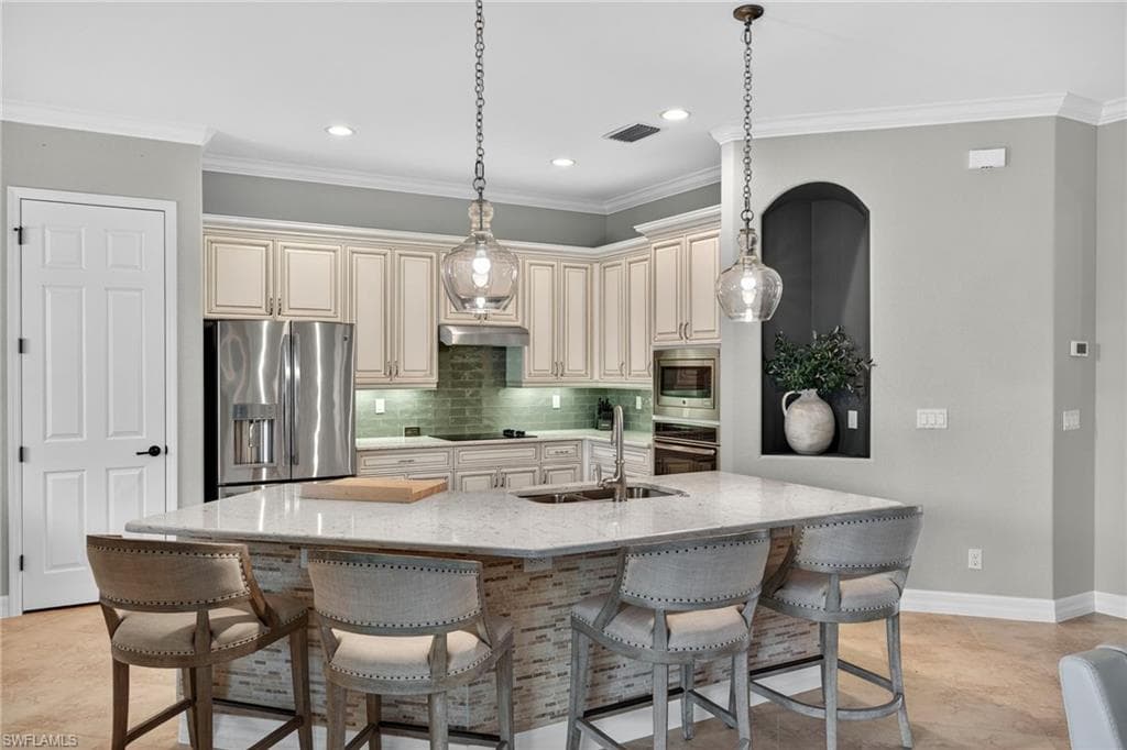 9352 Vercelli Ct, Naples, FL 34113-12