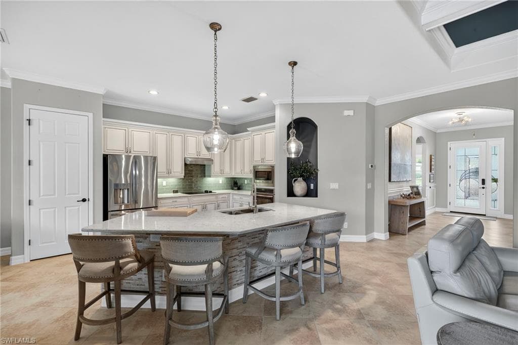 9352 Vercelli Ct, Naples, FL 34113-13