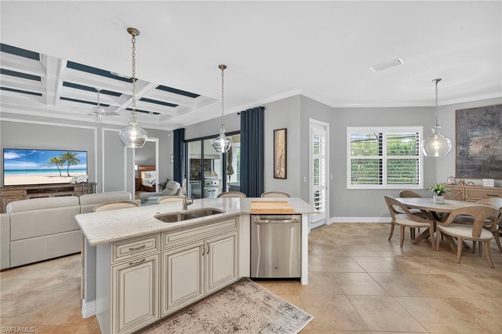 9352 Vercelli Ct, Naples, FL 34113-15