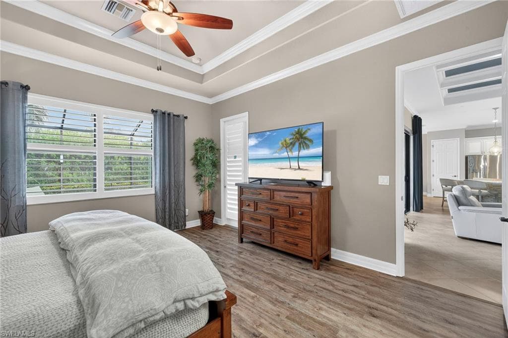 9352 Vercelli Ct, Naples, FL 34113-20