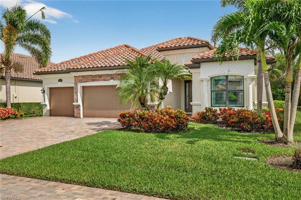 9352 Vercelli Ct, Naples, FL 34113-1