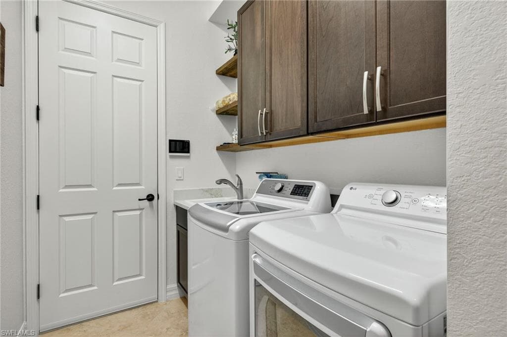 9352 Vercelli Ct, Naples, FL 34113-32