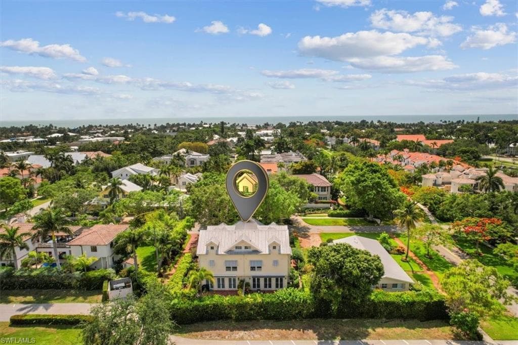 215 5th St S, Naples, FL 34102-13