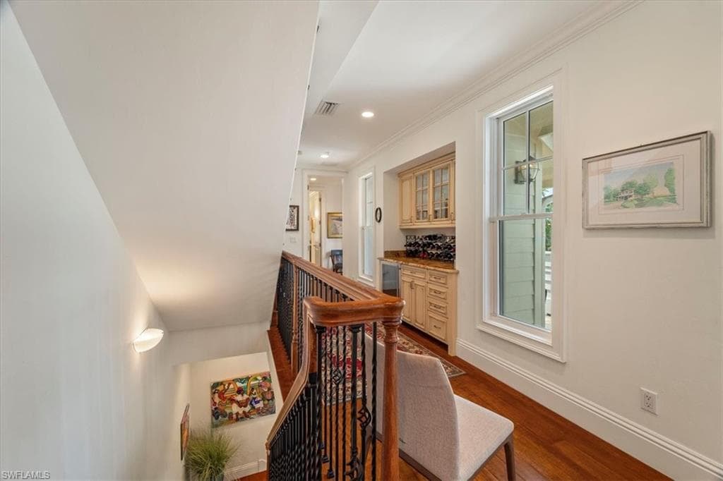 215 5th St S, Naples, FL 34102-23