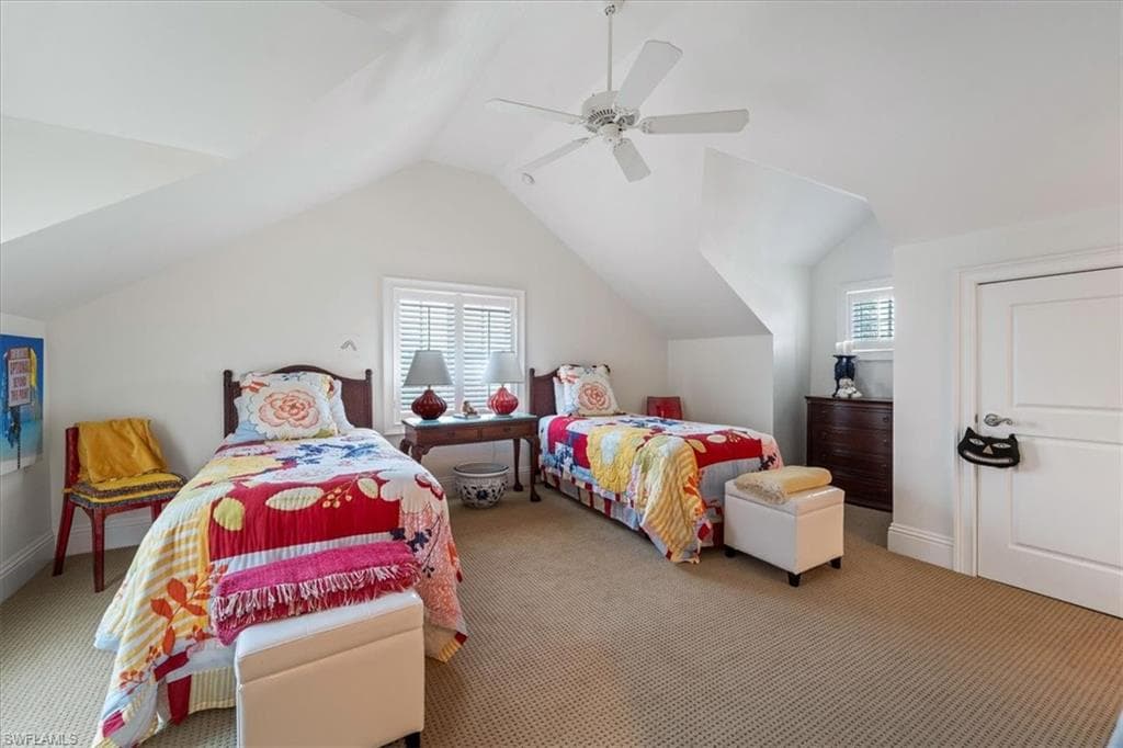 215 5th St S, Naples, FL 34102-26