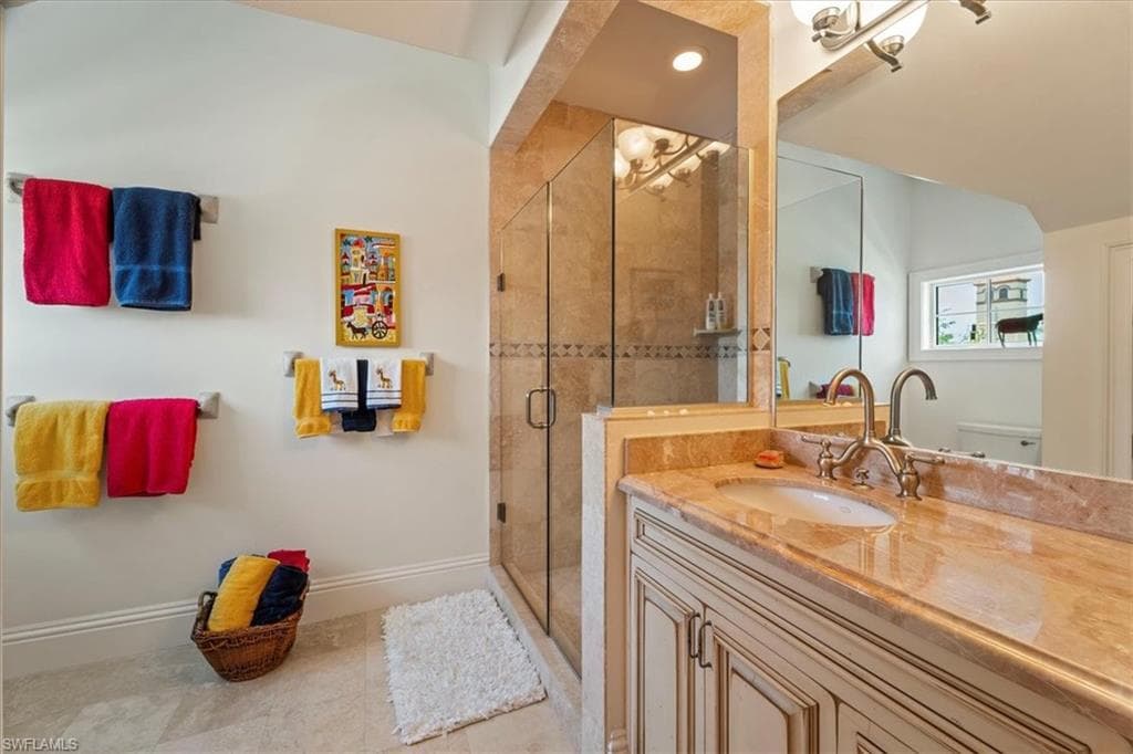 215 5th St S, Naples, FL 34102-28