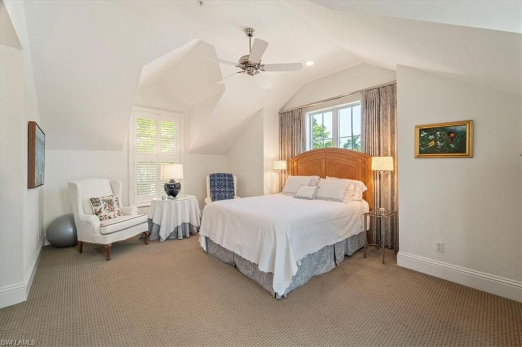 215 5th St S, Naples, FL 34102-33