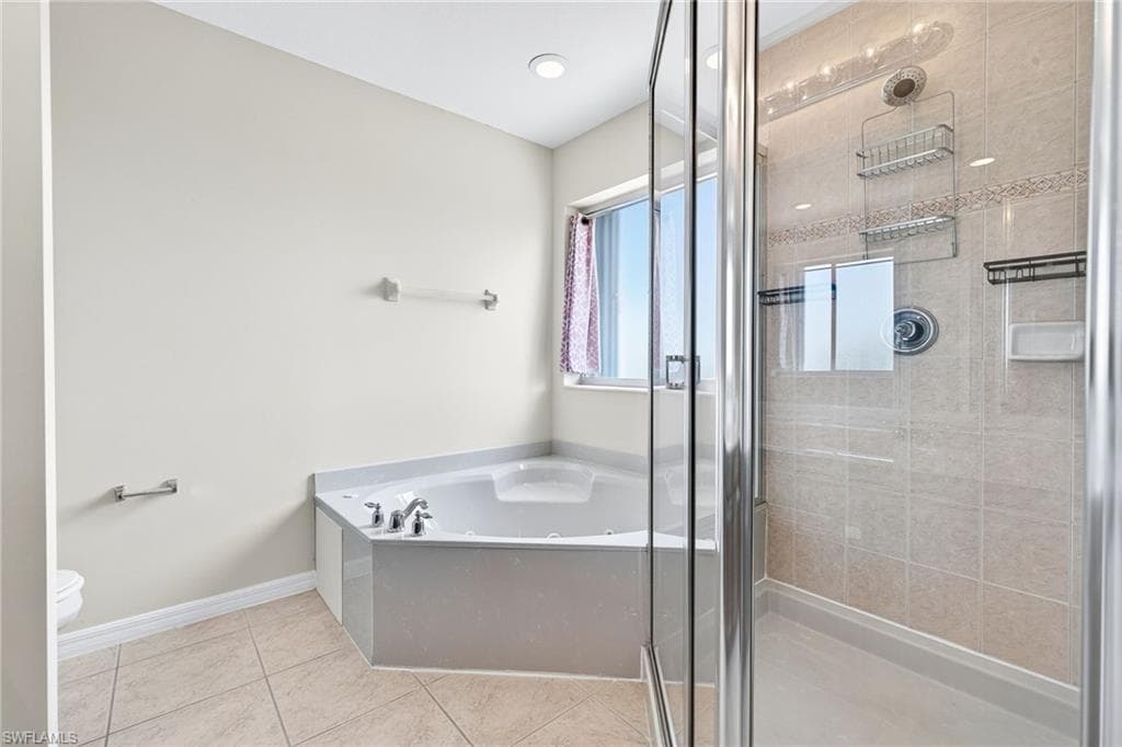 9774 Roundstone Cir, Fort Myers, FL 33967-15