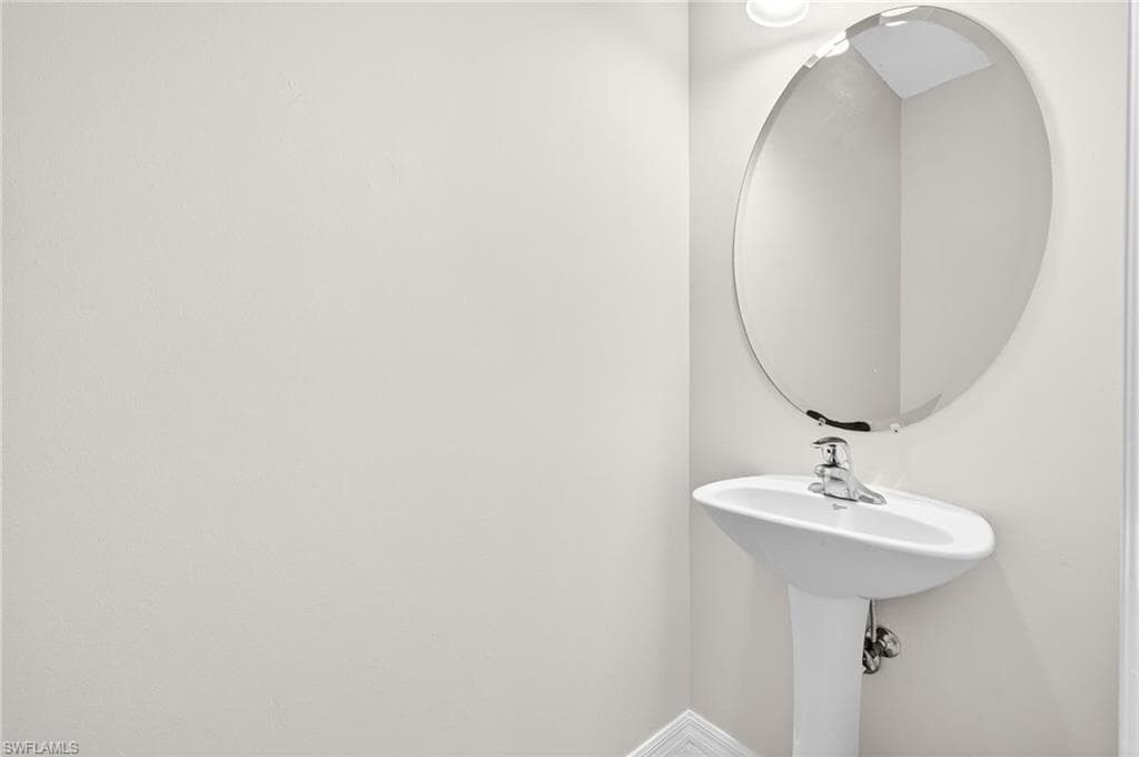 9774 Roundstone Cir, Fort Myers, FL 33967-25