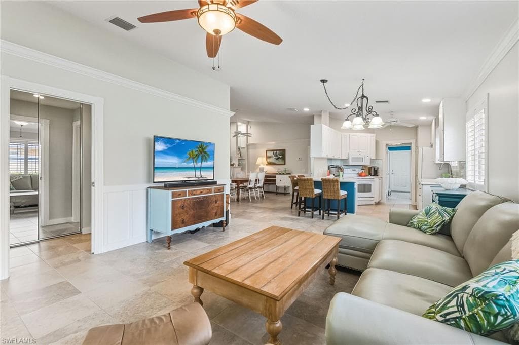 8089 Xenia Ln, Naples, FL 34114-9