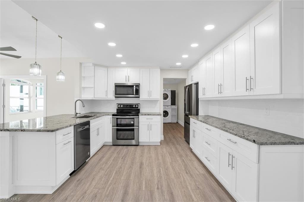 1410 Curlew Ave, Naples, FL 34102-8