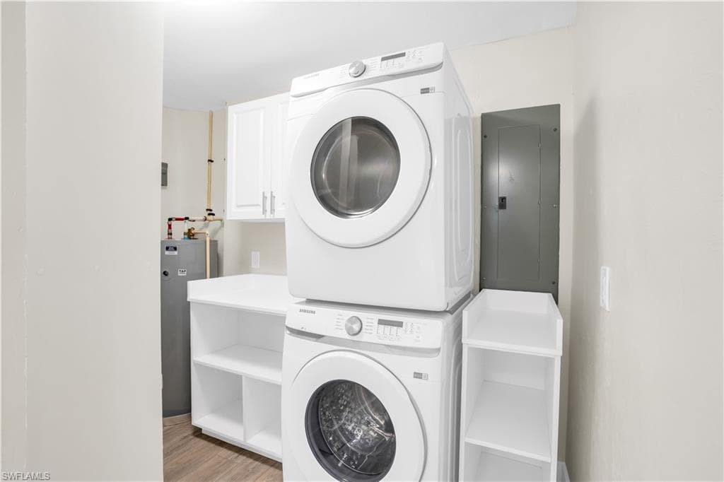 1410 Curlew Ave, Naples, FL 34102-17