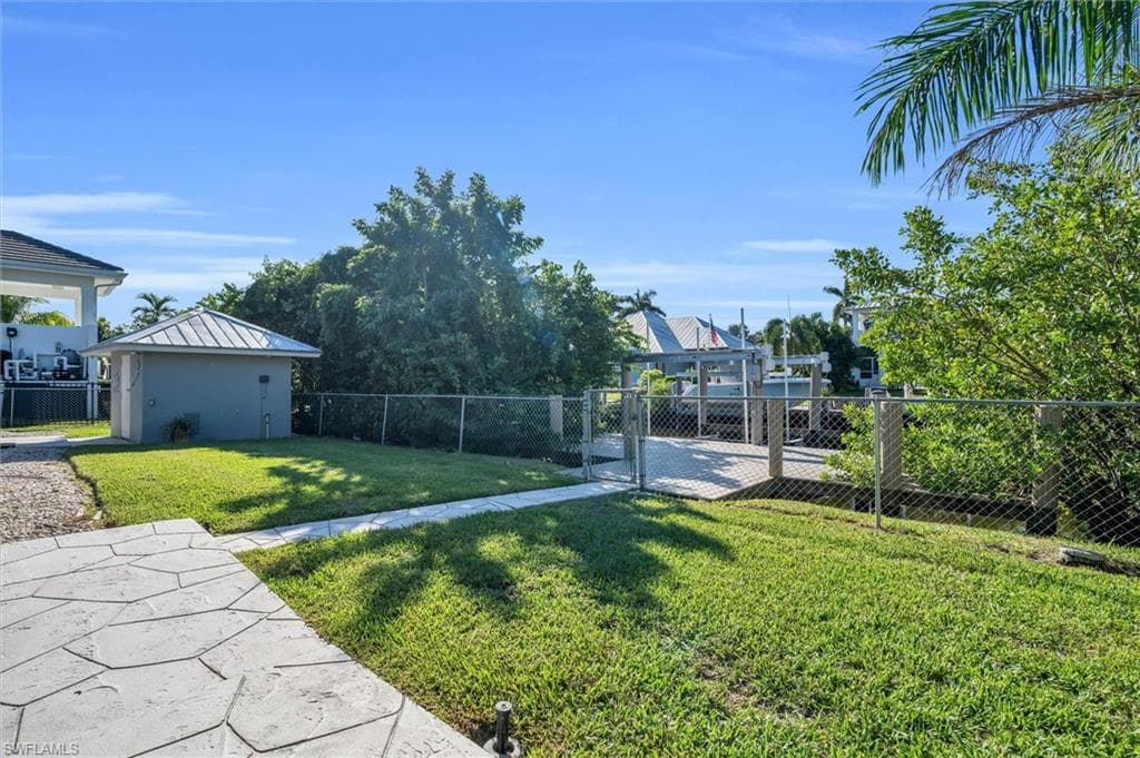 1410 Curlew Ave, Naples, FL 34102-20