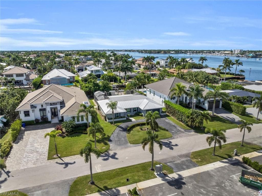 1410 Curlew Ave, Naples, FL 34102-27