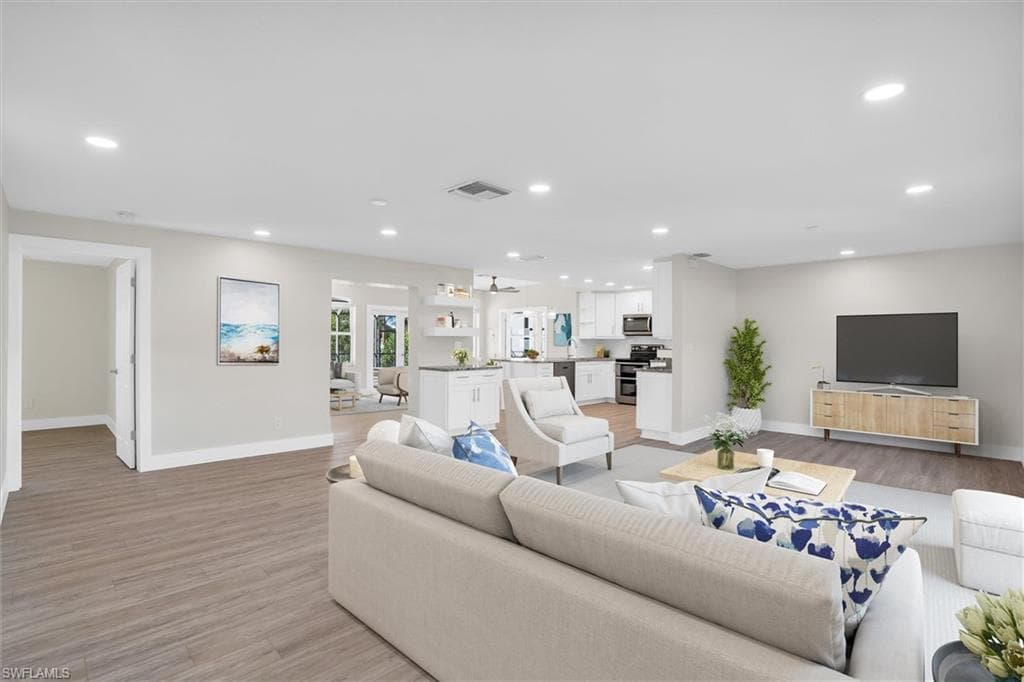 1410 Curlew Ave, Naples, FL 34102-4