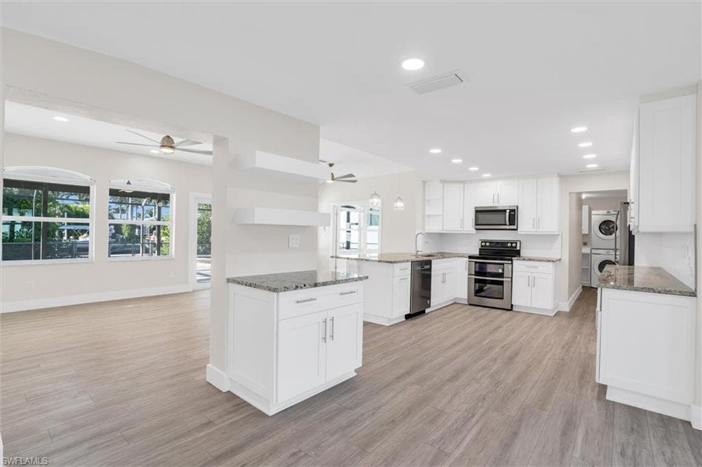 1410 Curlew Ave, Naples, FL 34102-6