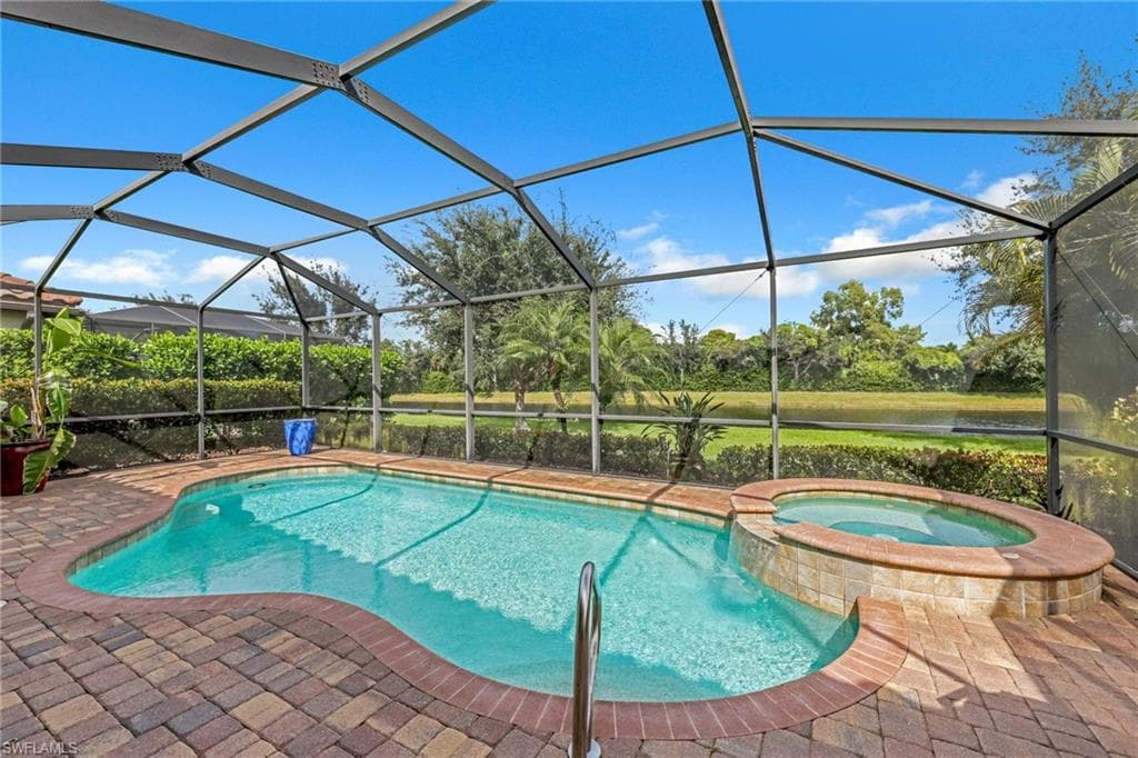 2834 Aviamar Cir, Naples, FL 34114-16