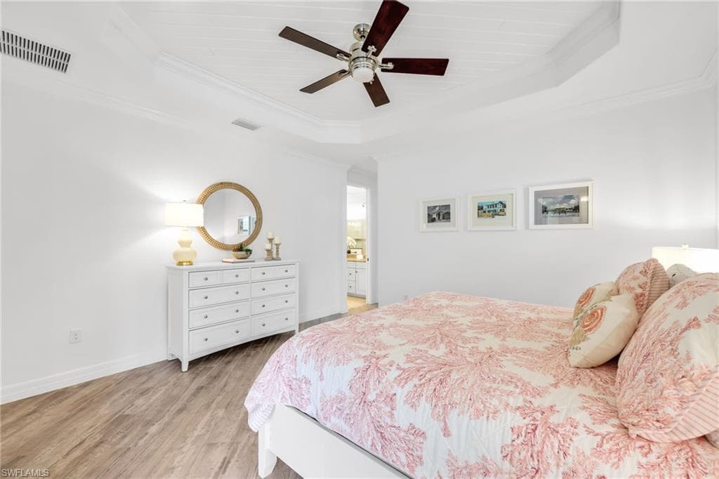 2834 Aviamar Cir, Naples, FL 34114-21