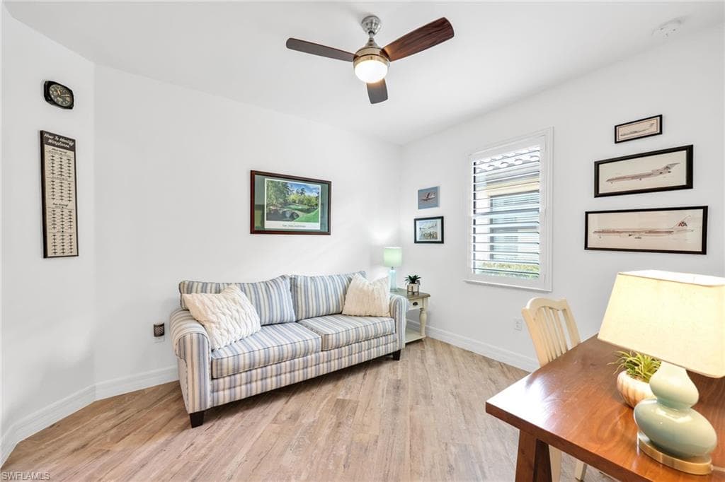 2834 Aviamar Cir, Naples, FL 34114-26