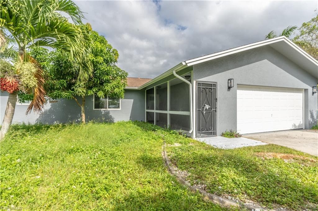 3096 52nd St SW, Naples, FL 34116-33