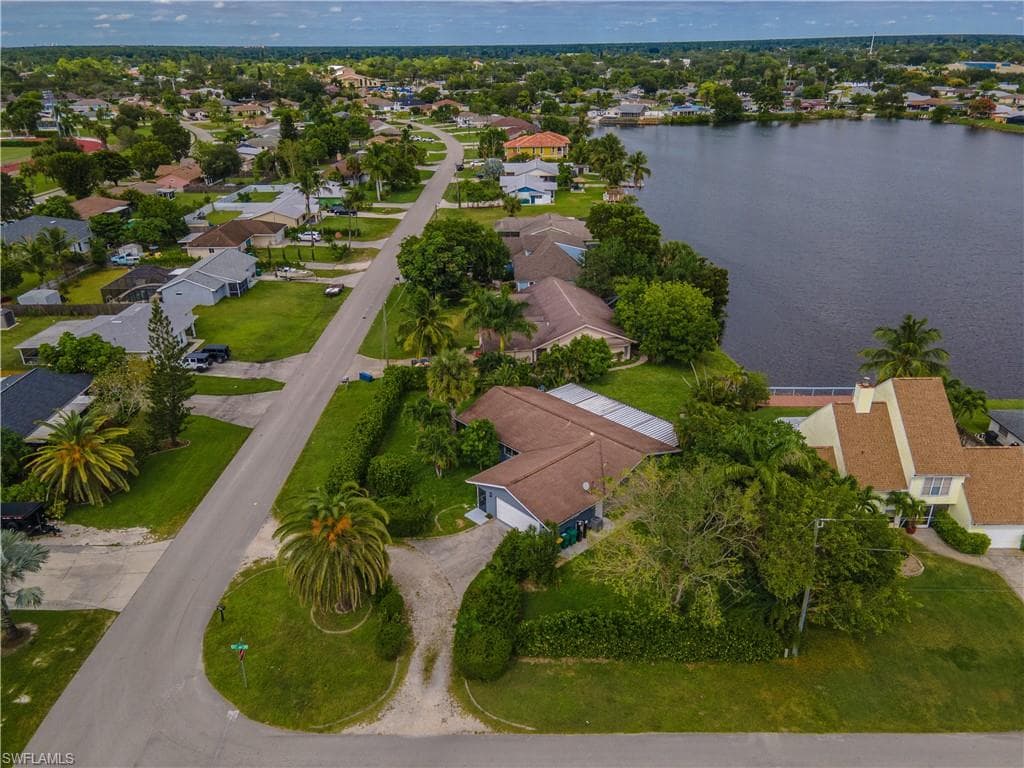 3096 52nd St SW, Naples, FL 34116-48