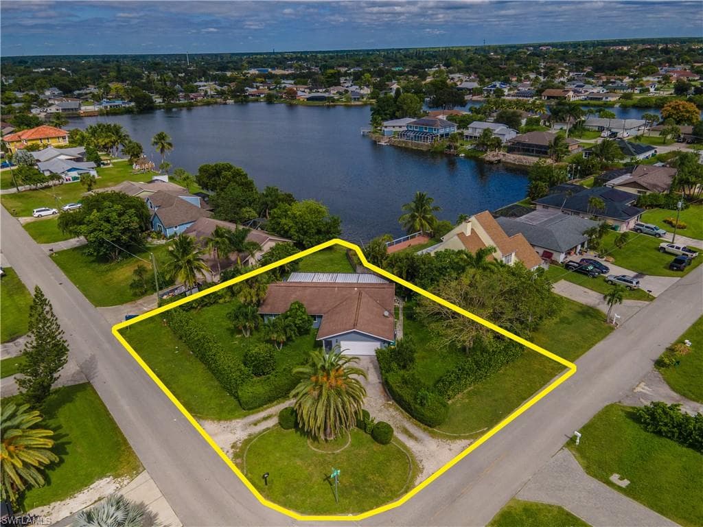 3096 52nd St SW, Naples, FL 34116-4
