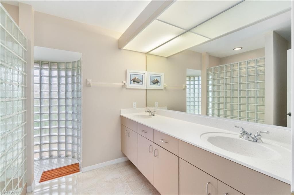 9895 El Greco Cir, Bonita Springs, FL 34135-39