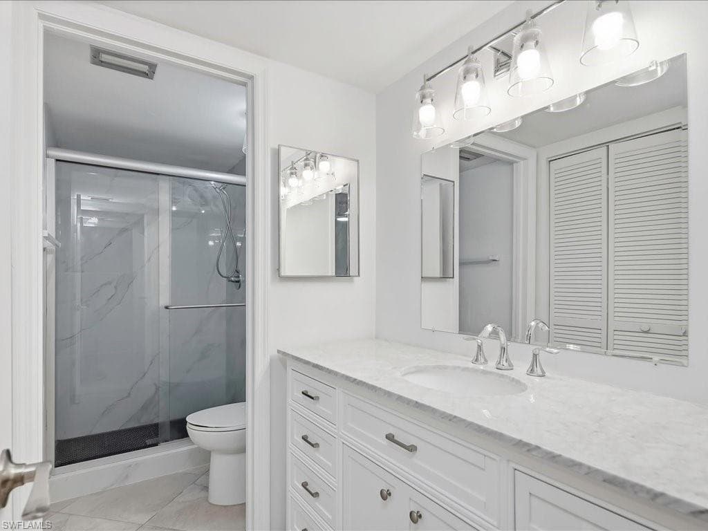 1001 Foxfire Ln 204, Naples, FL 34104-13