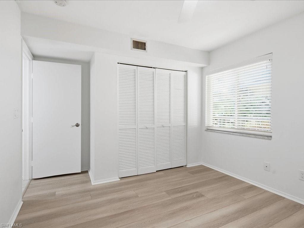 1001 Foxfire Ln 204, Naples, FL 34104-15