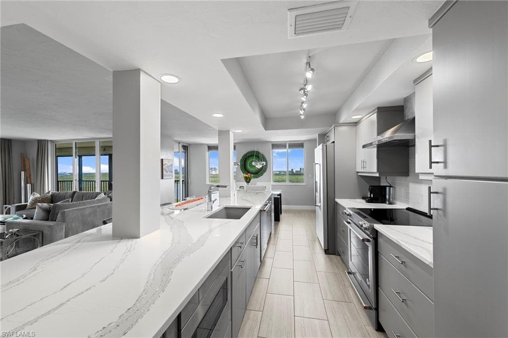 15 Bluebill Ave 1105, Naples, FL 34108-12