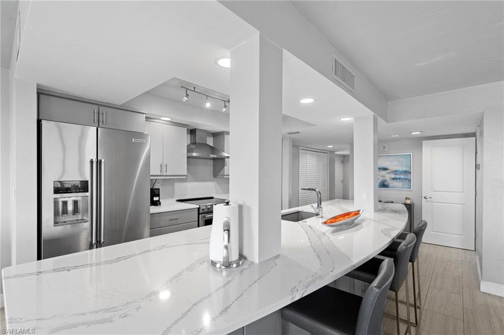 15 Bluebill Ave 1105, Naples, FL 34108-15