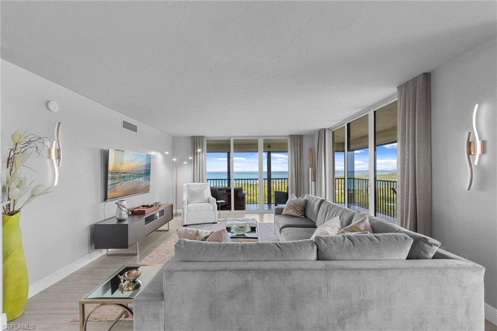 15 Bluebill Ave 1105, Naples, FL 34108-19