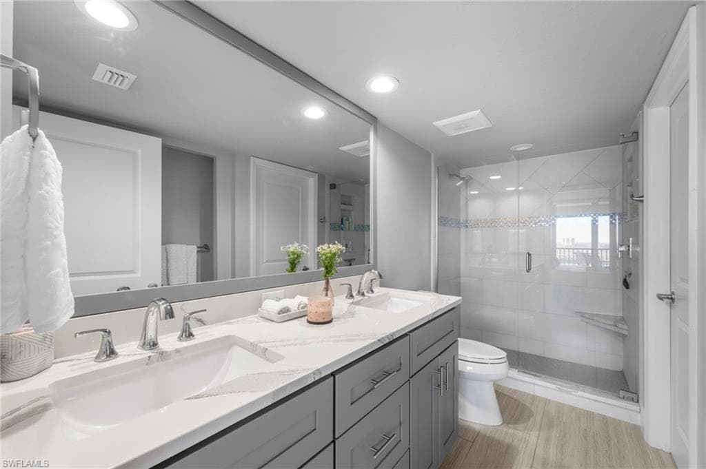 15 Bluebill Ave 1105, Naples, FL 34108-26