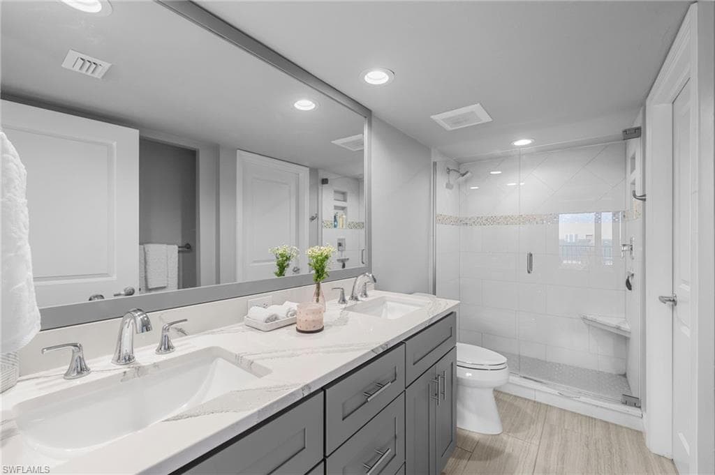 15 Bluebill Ave 1105, Naples, FL 34108-27