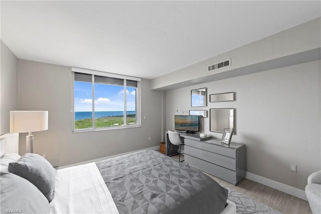 15 Bluebill Ave 1105, Naples, FL 34108-30