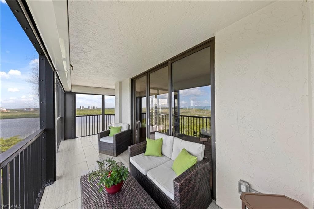 15 Bluebill Ave 1105, Naples, FL 34108-38