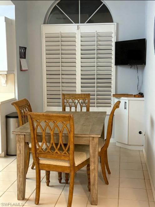 1025 Moon Lake Dr, Naples, FL 34104-11