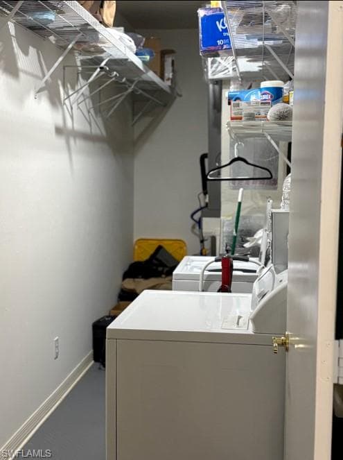 1025 Moon Lake Dr, Naples, FL 34104-12