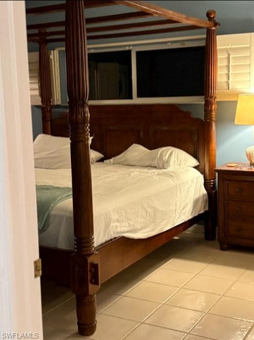 1025 Moon Lake Dr, Naples, FL 34104-16