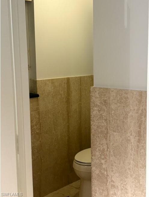 1025 Moon Lake Dr, Naples, FL 34104-19