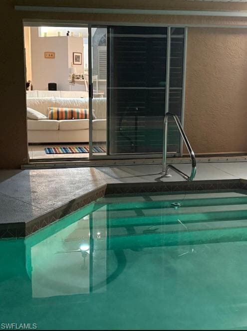 1025 Moon Lake Dr, Naples, FL 34104-25