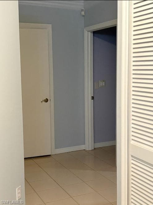 1025 Moon Lake Dr, Naples, FL 34104-26