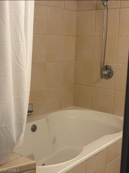 1025 Moon Lake Dr, Naples, FL 34104-29