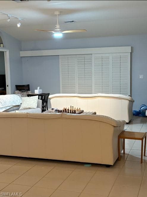 1025 Moon Lake Dr, Naples, FL 34104-4